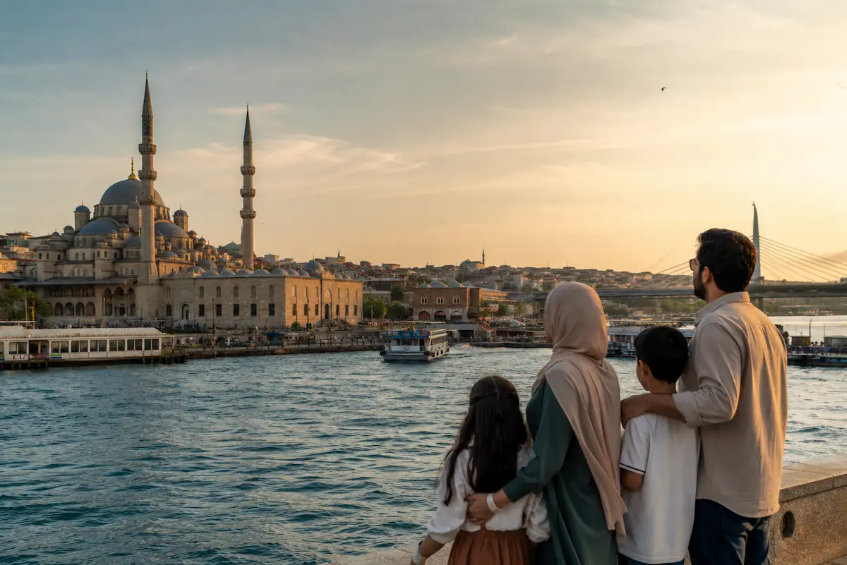 برنامج سياحي في إسطنبول 10 أيام 2026 — دليل SafraVIP للعائلات الخليجية